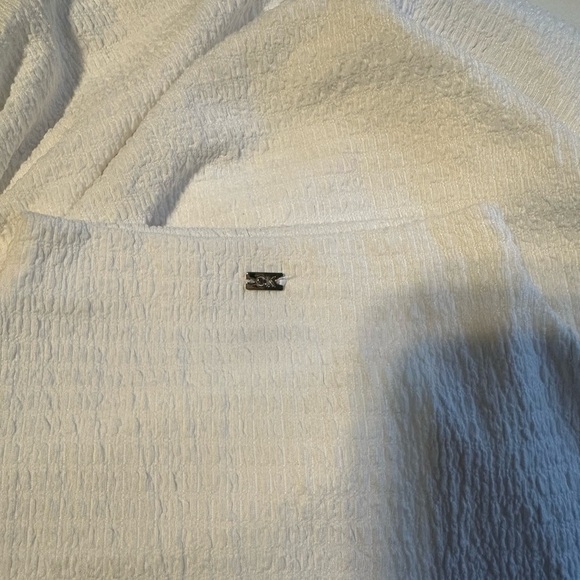 Calvin Klein White Textured Sleeveless Blouse - Picture 5 of 9